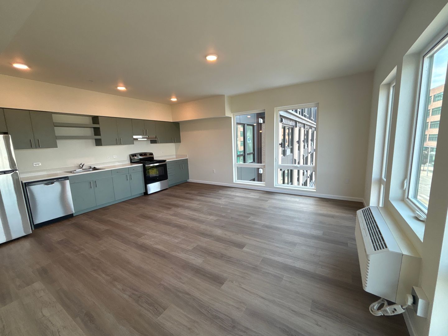 Olympia Apartment: 401 Union Ave SE