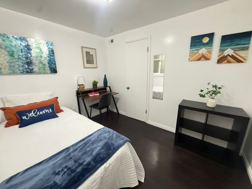 Budget Furnished Guy Room Close to U of U - 3 blocks