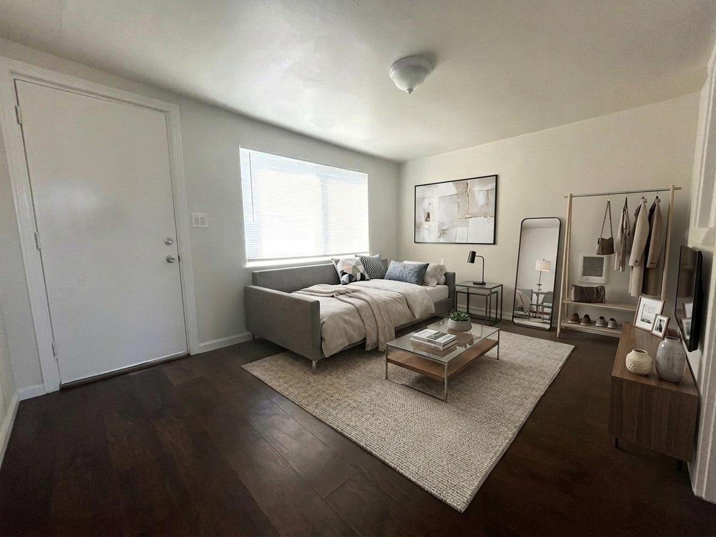 Watsonville Apartment: 236 Locust St.