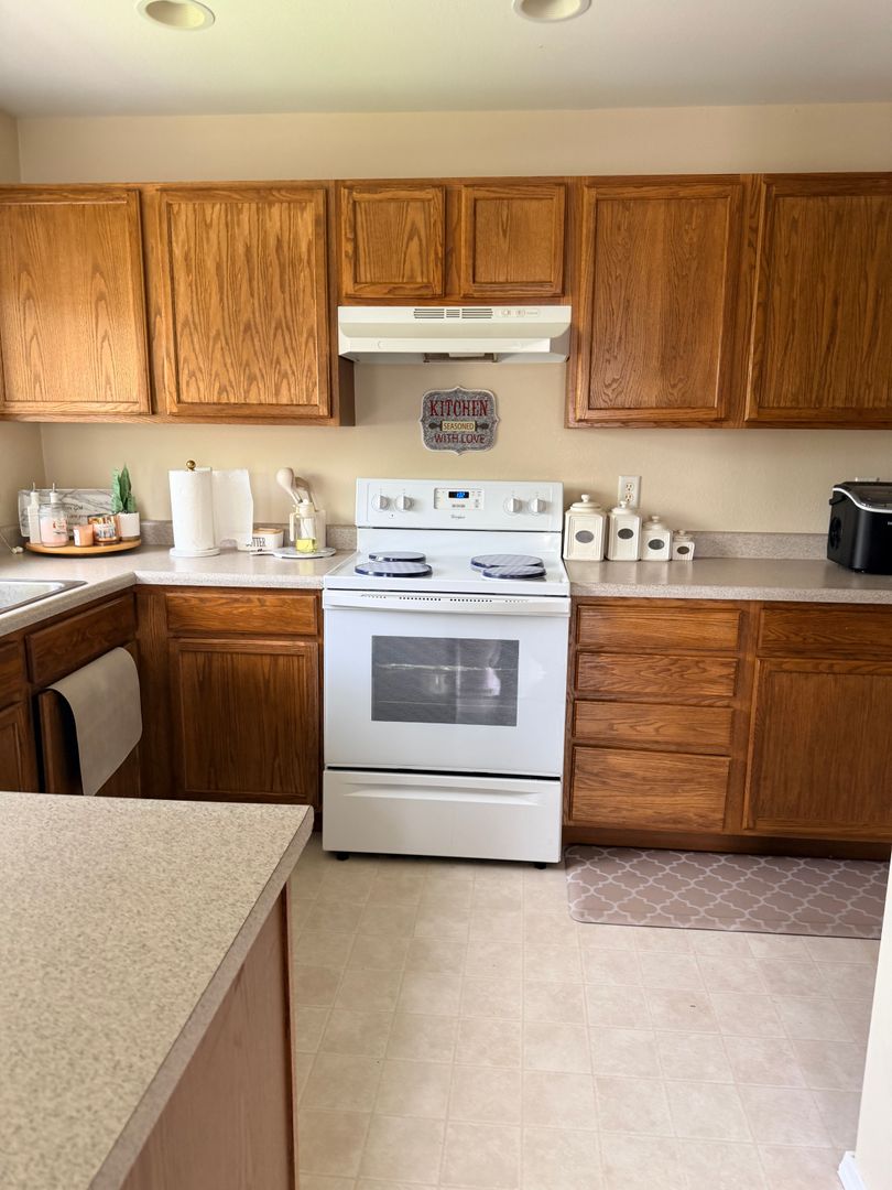 893 Forest Glen Drive 1H 5 of 12