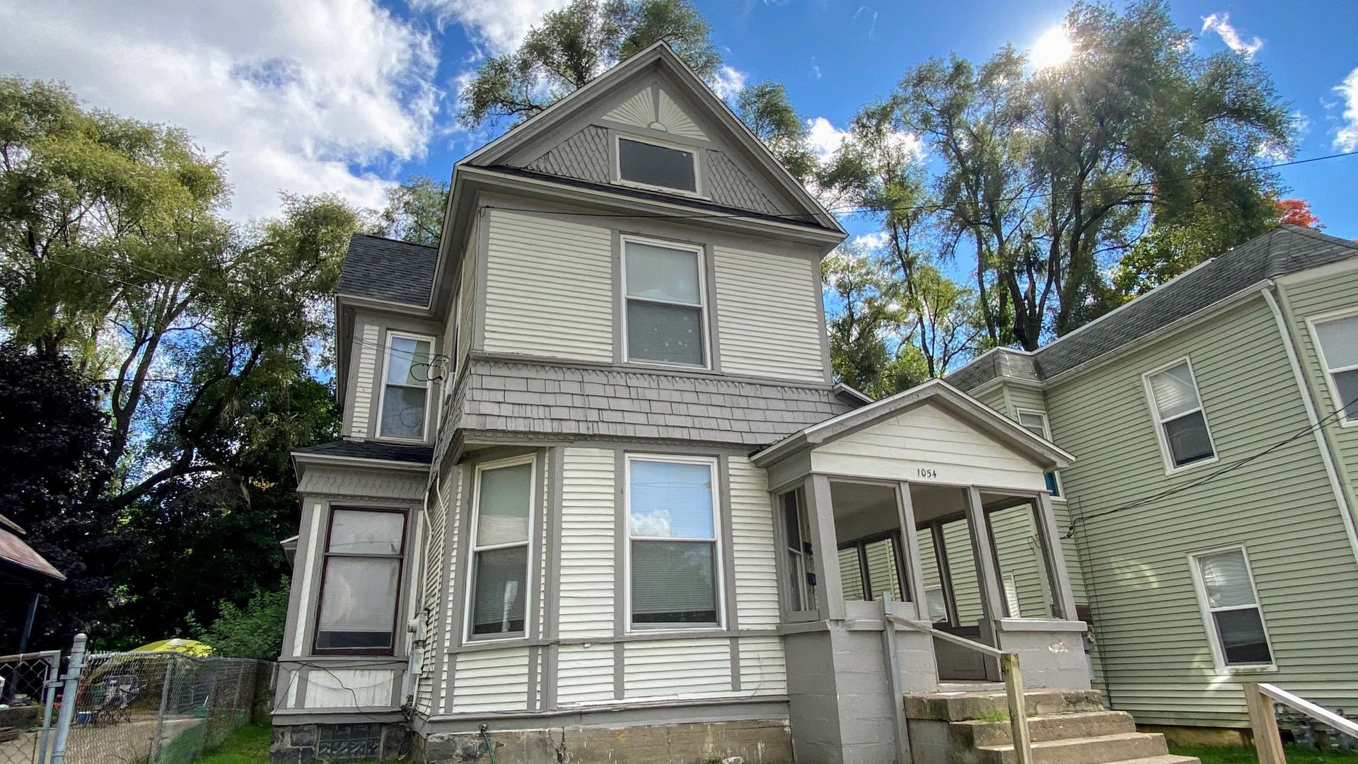 Grand Rapids Apartment: 1054 Lafayette SE