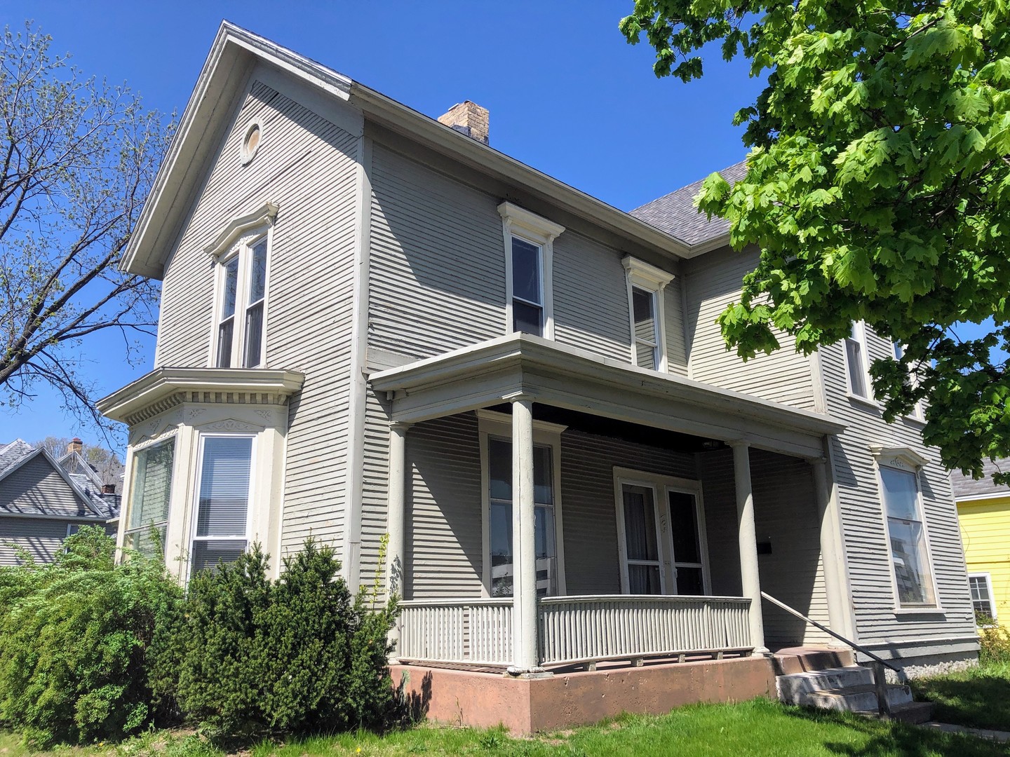 Grand Rapids Apartment: 502 Livingston NE