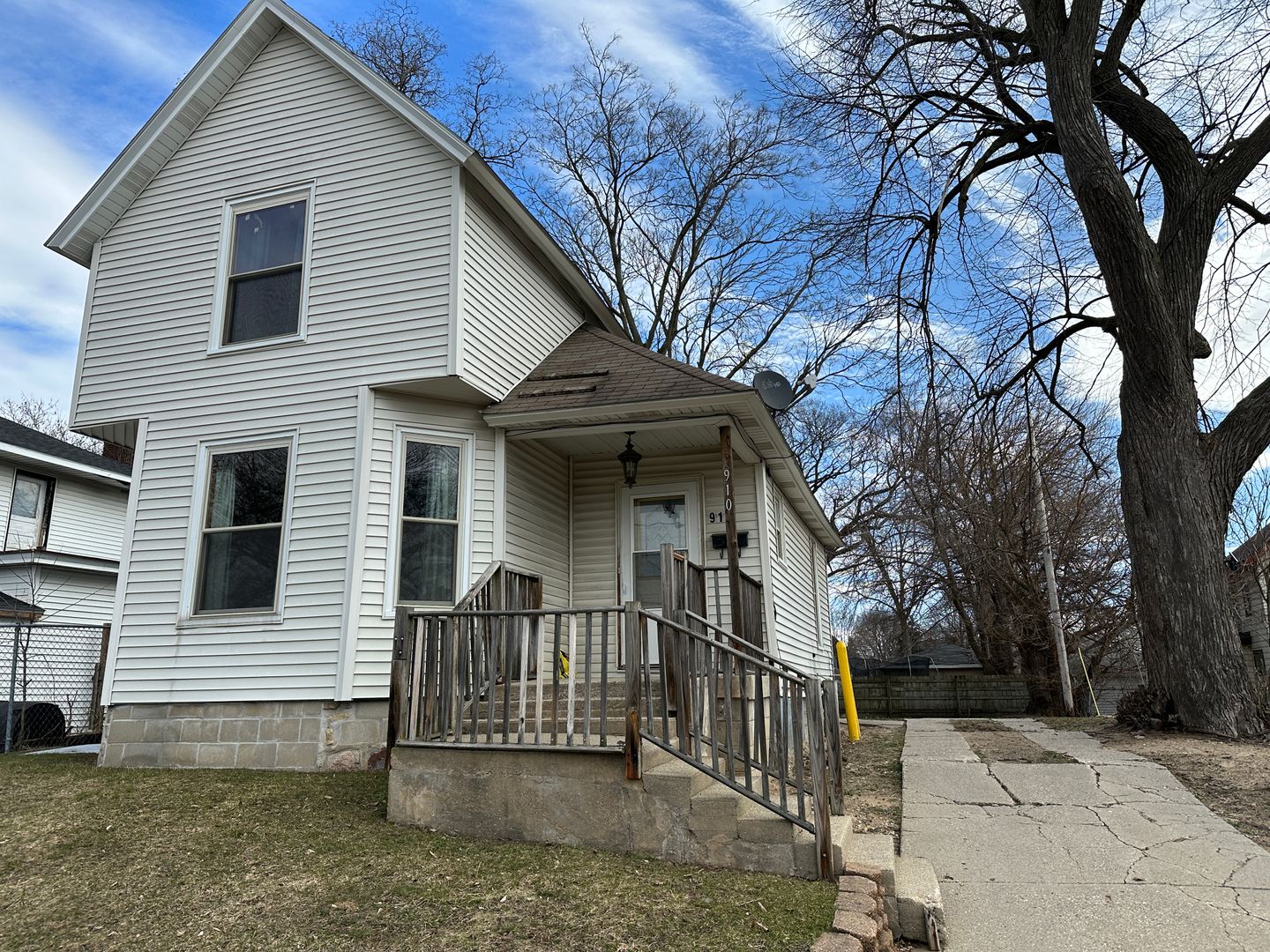 Grand Rapids House: 910 Union SE