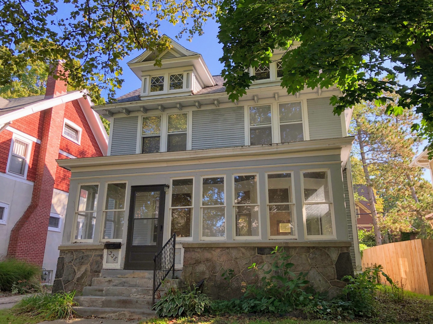 Grand Rapids House: 338 Hampton SE