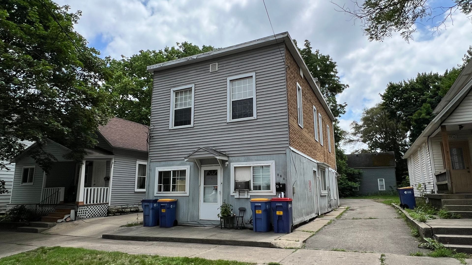 Grand Rapids Apartment: 860 Tenth NW