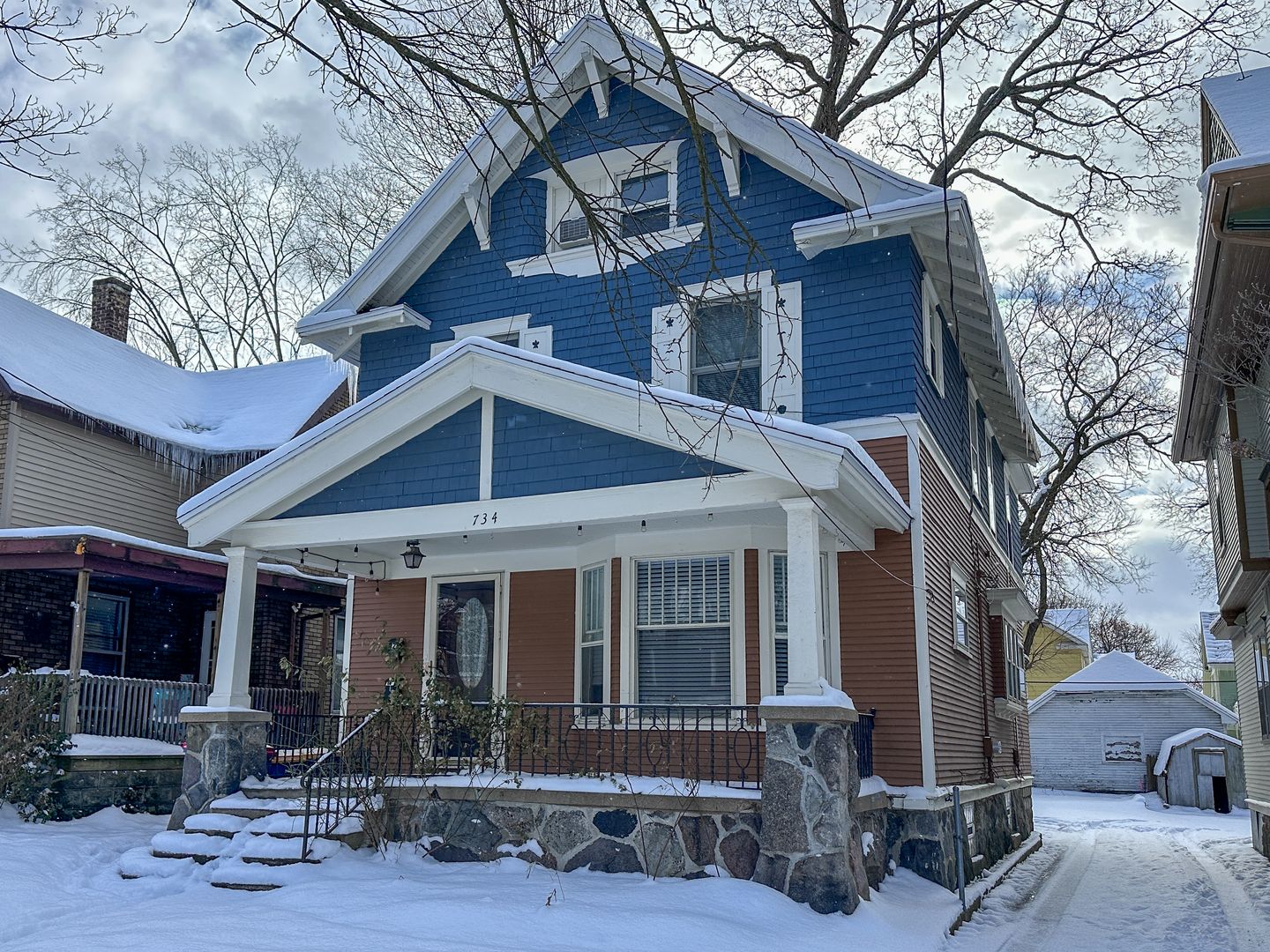 Grand Rapids Apartment: 734 Fountain NE