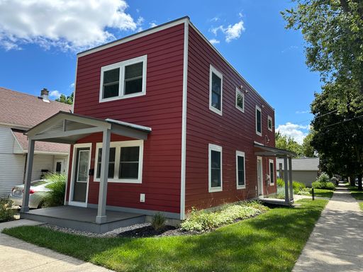 924 Dayton SW- Central air! Laundry! Lawn service included! – photo 1