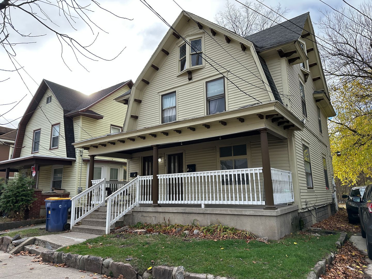 Grand Rapids Apartment: 849 Kalamazoo Ave SE