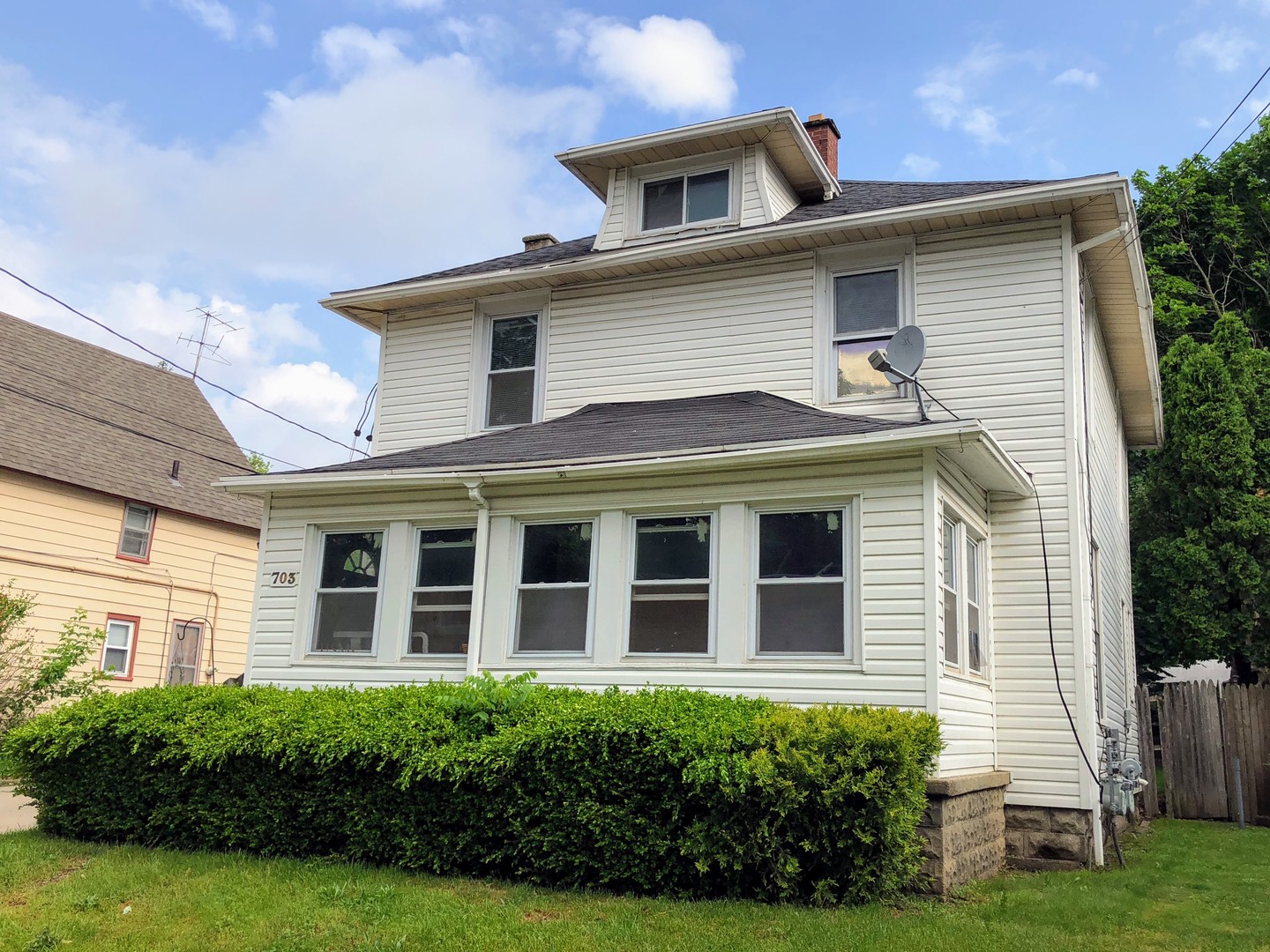 Grand Rapids Apartment: 703 Spencer NE
