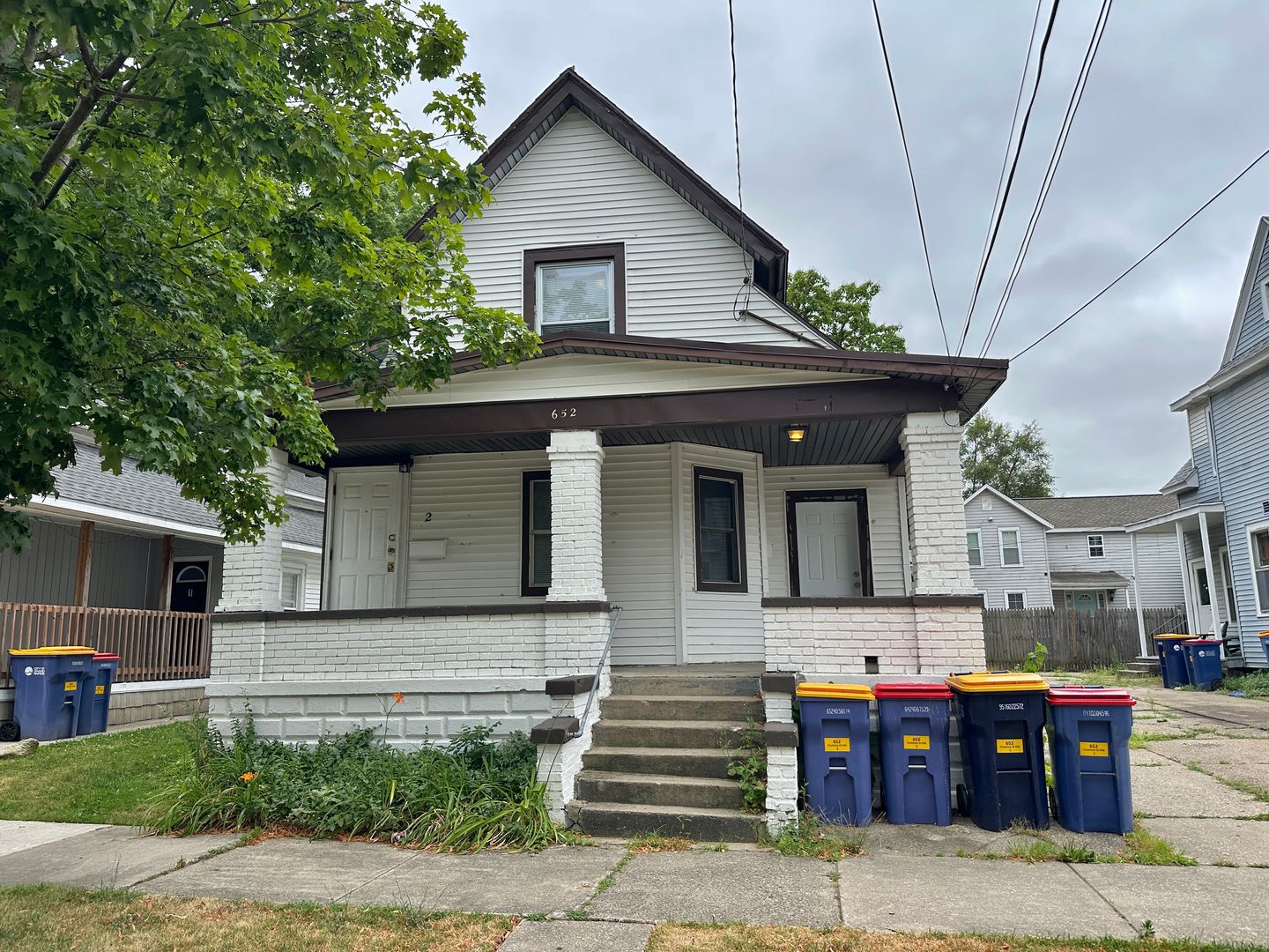 Grand Rapids Apartment: 652 Chatham NW