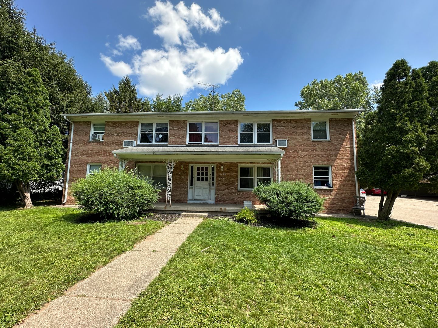 Grand Rapids Apartment: 3202 Marshall SE