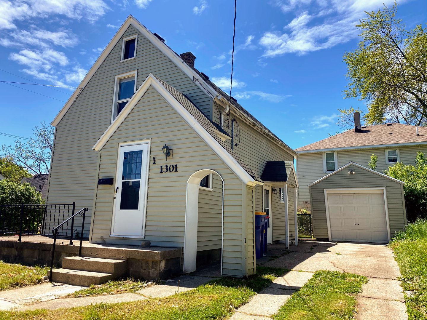 Grand Rapids House: 1301 North Ave NE
