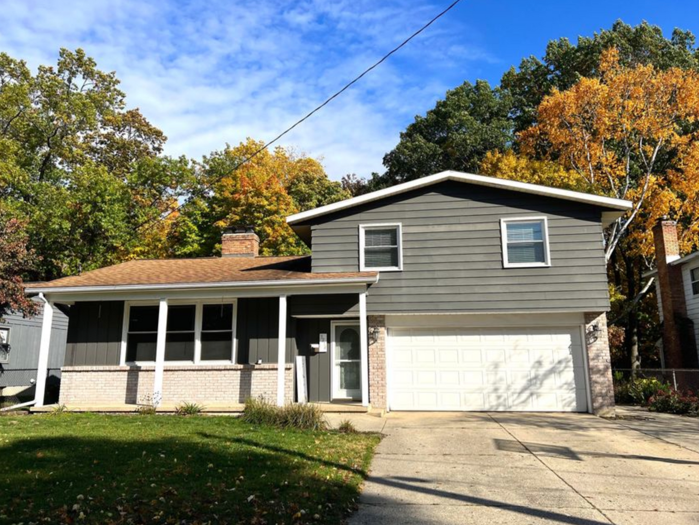 Grand Rapids House: 3214 Brookshire Dr SE