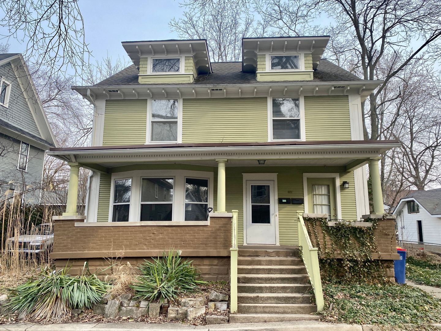 Grand Rapids Apartment: 621 Stanley Terr NE