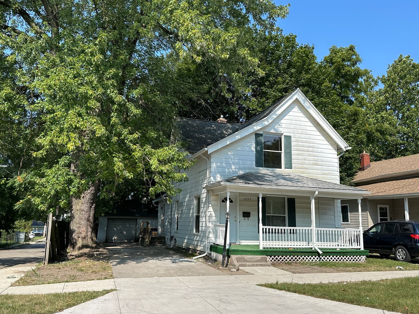 Grand Rapids House: 1253 College NE