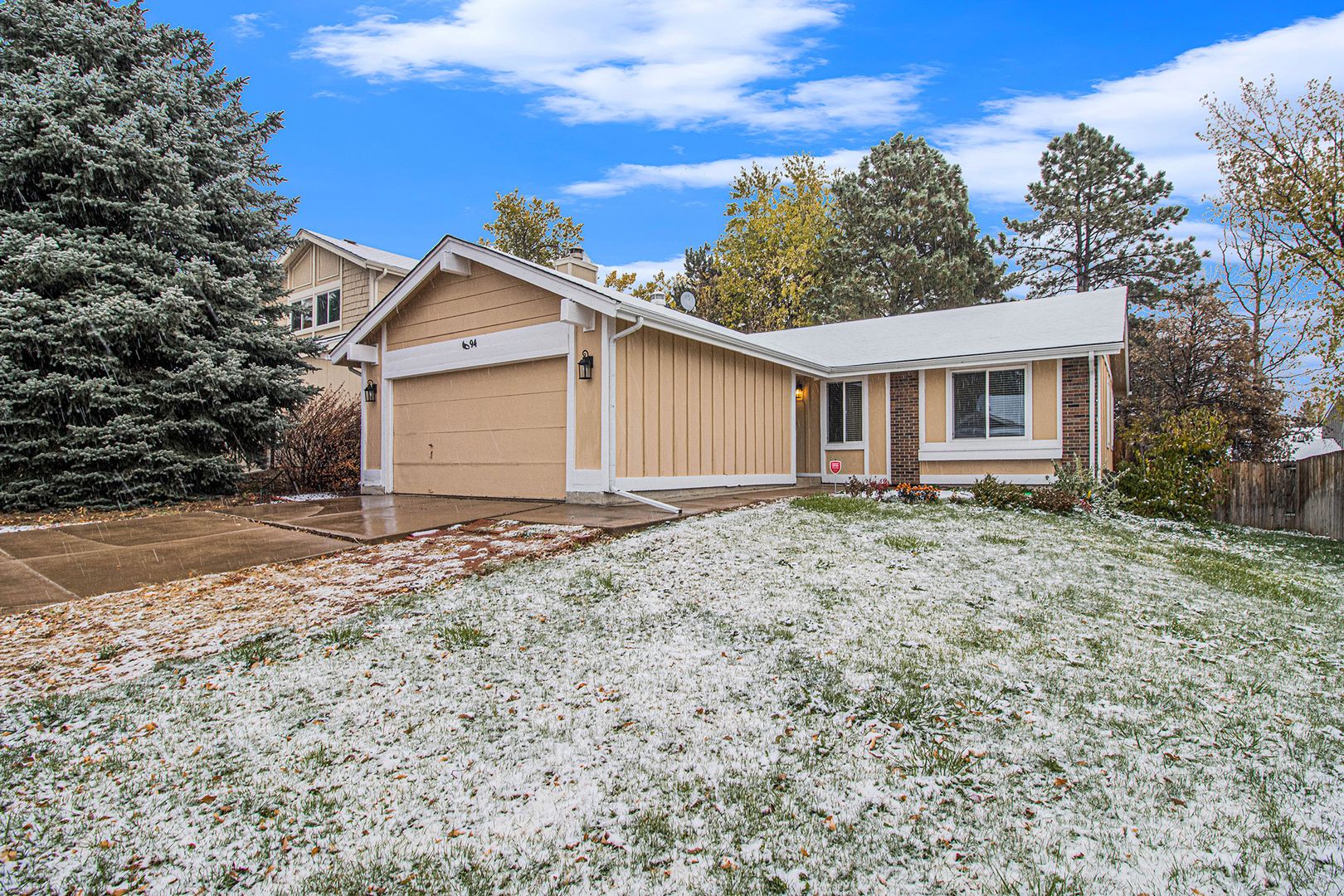 Englewood House: 6094 S Kingstone Cir