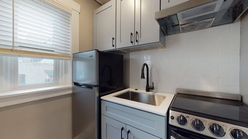 1060 Logan St #14 – photo 1