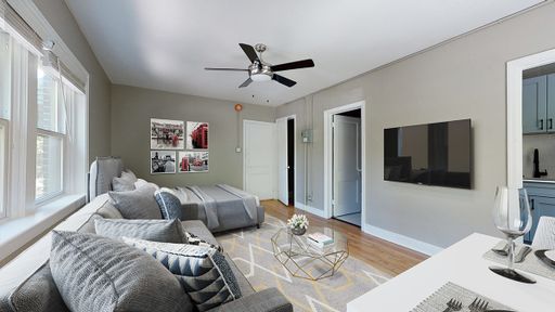 Remodeled 1 Bedroom Apartment with Two Parking Spaces in Capitol Hill Next to Cheesman Park – photo 1