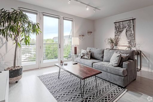 Spacious Modern Apartment with Lots of Light – photo 1