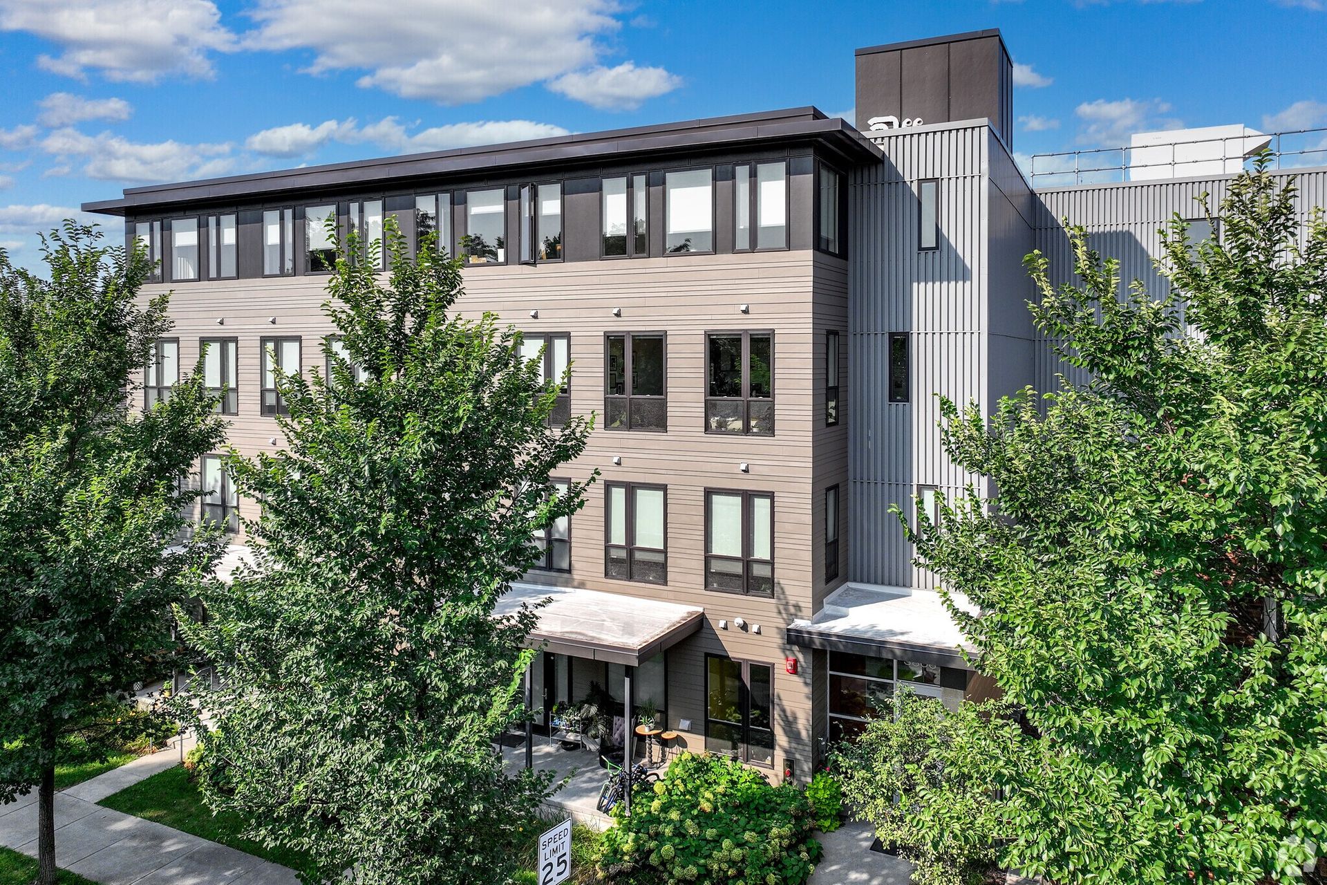 Minneapolis Apartment: 3806 28th Ave S