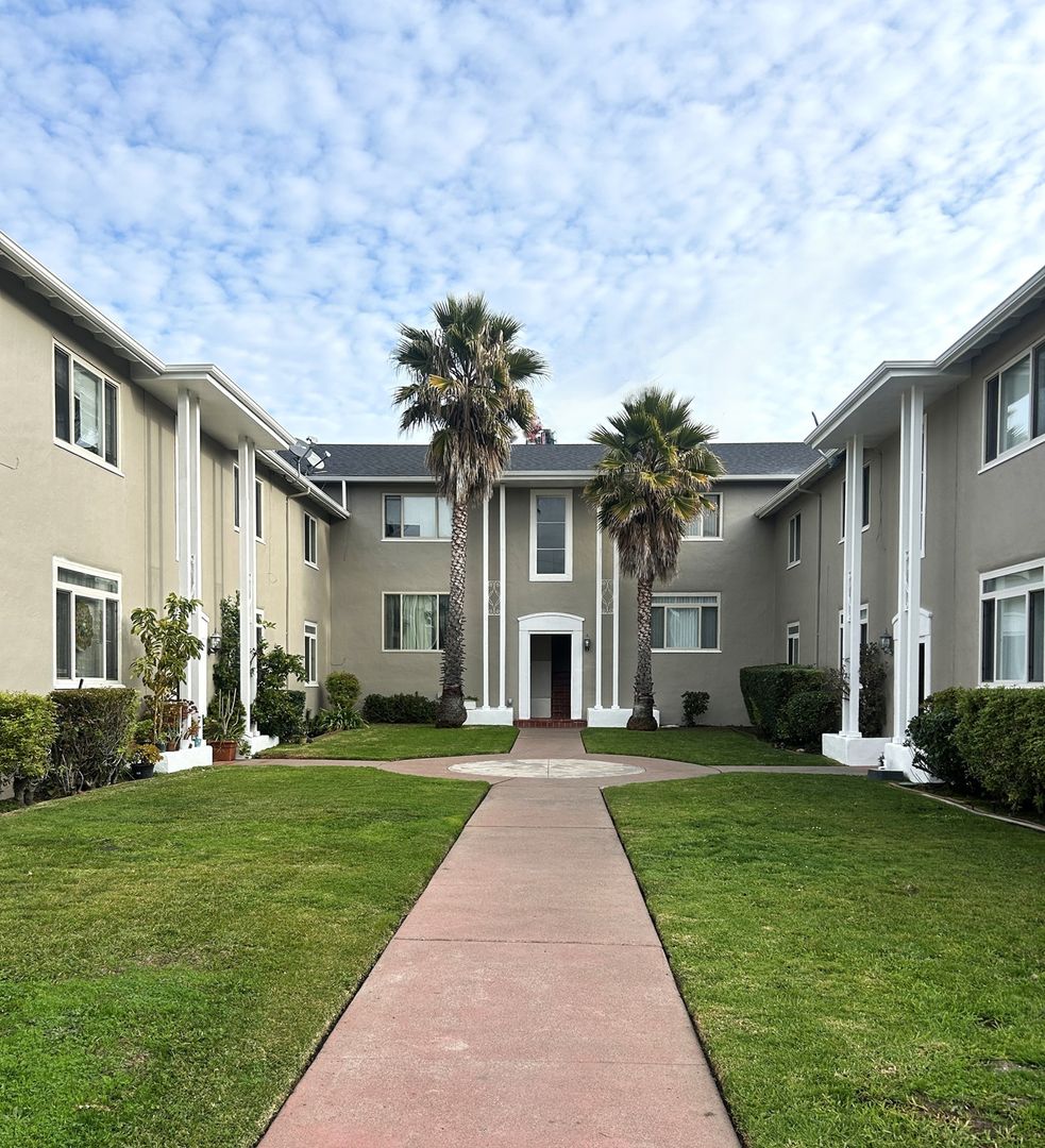 Millbrae Apartment: 950 Magnolia Avenue - Unit 6