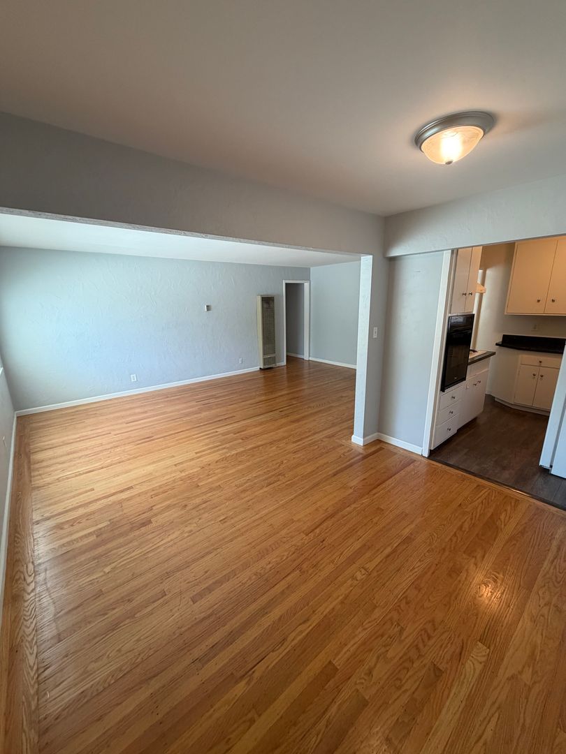 Burlingame Apartment: 1718 Sequoia Ave
