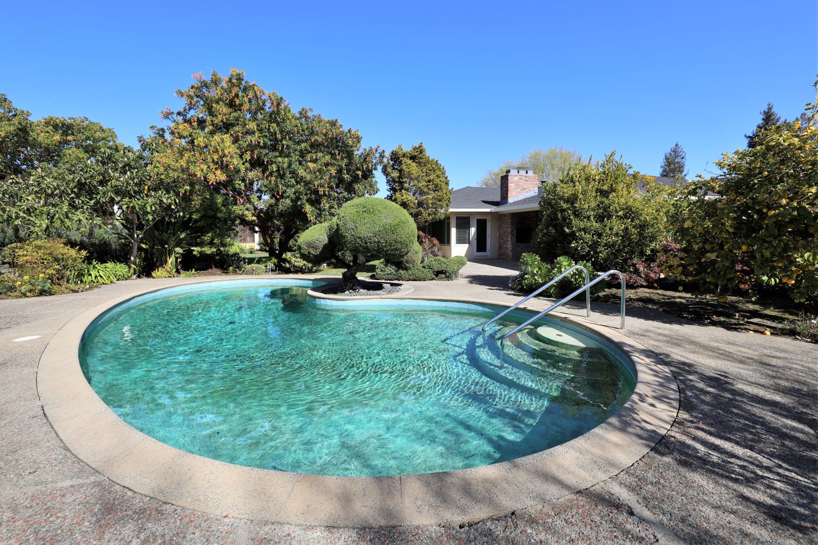 Pool at 25 Genevra Road