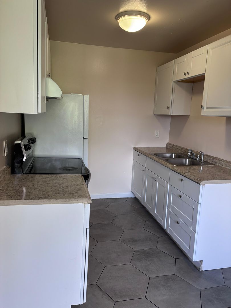 Concord Apartment: 1835 Robin Ln