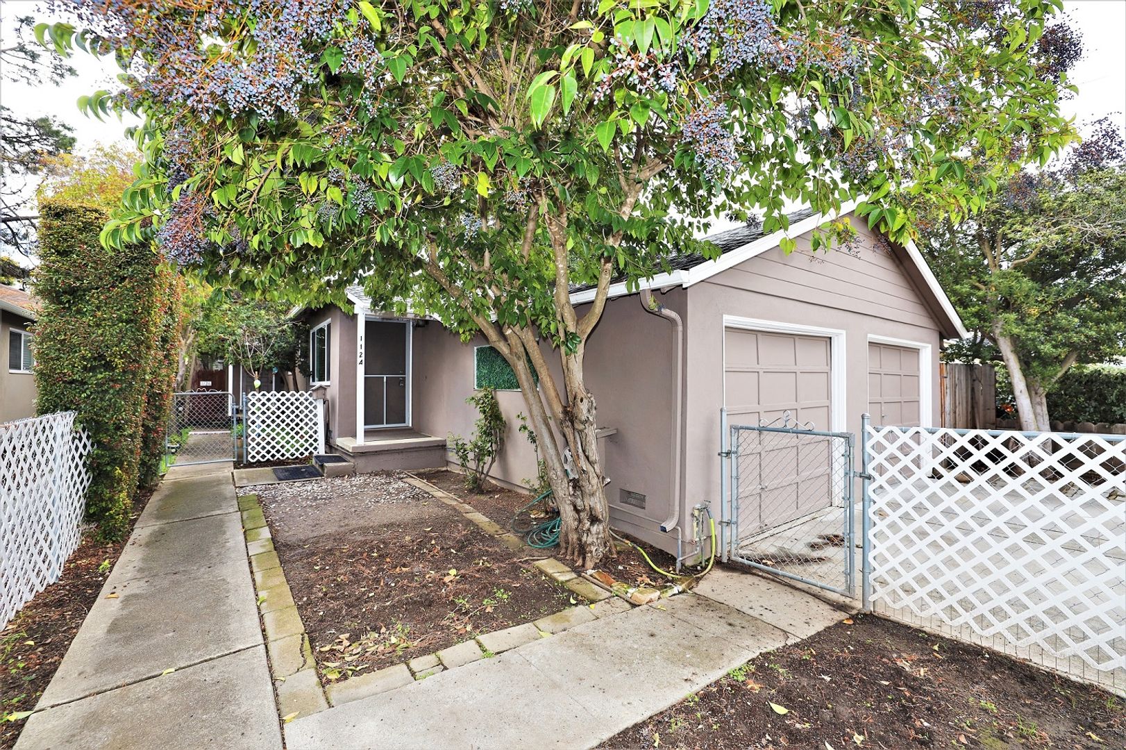 Redwood City Apartment: 1124 King Street