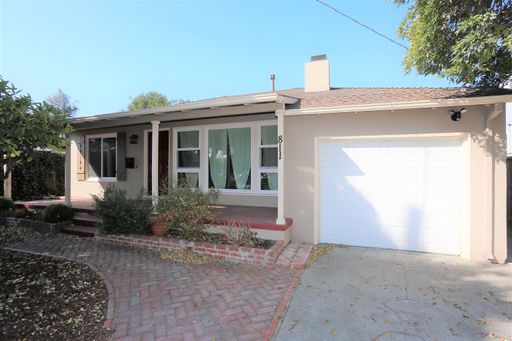 Beautiful, 2 Bedroom, 1 Bathroom, Home in Redwood City Available NOW! – photo 1