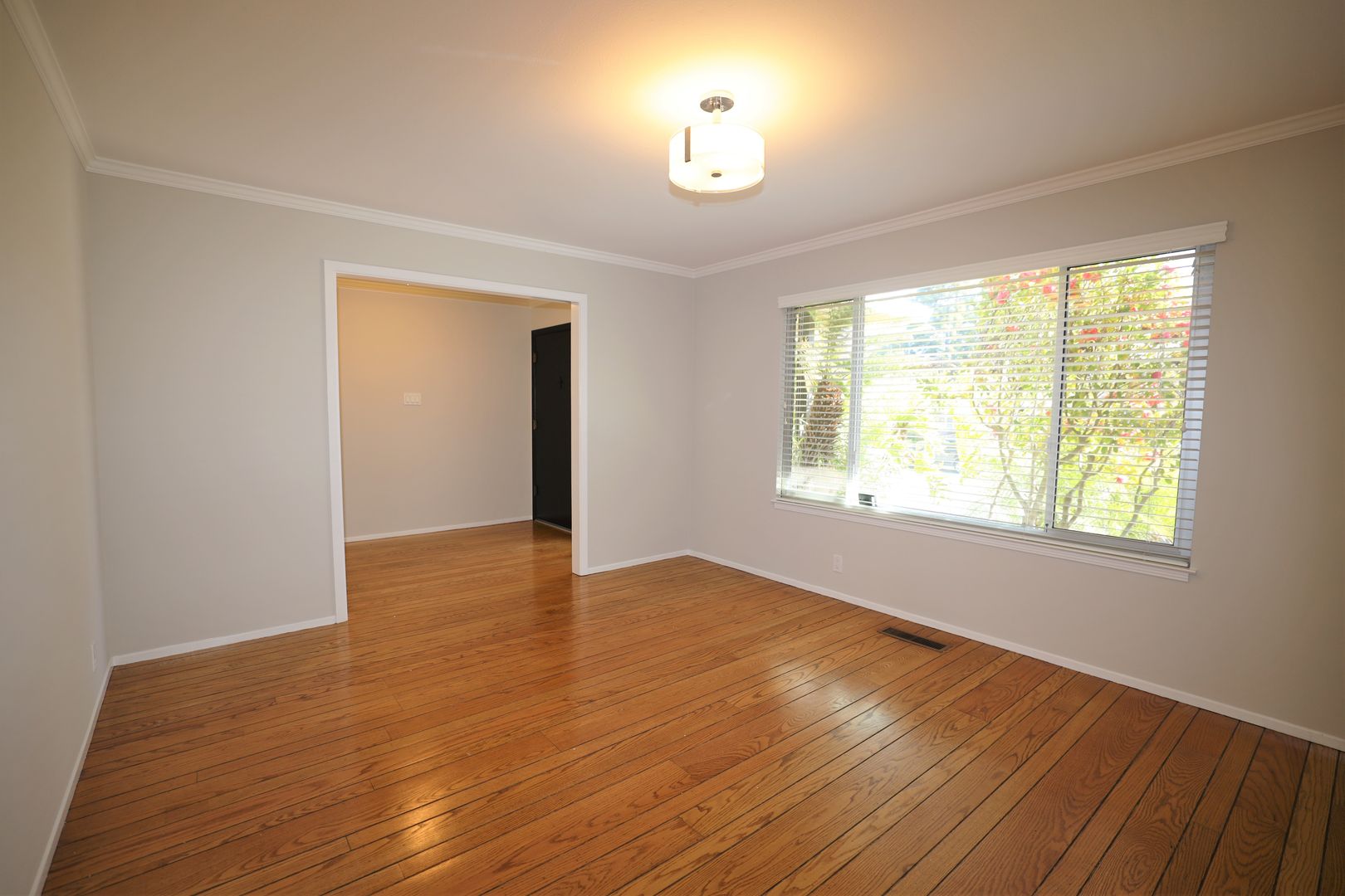 25 Genevra Road 4 of 12