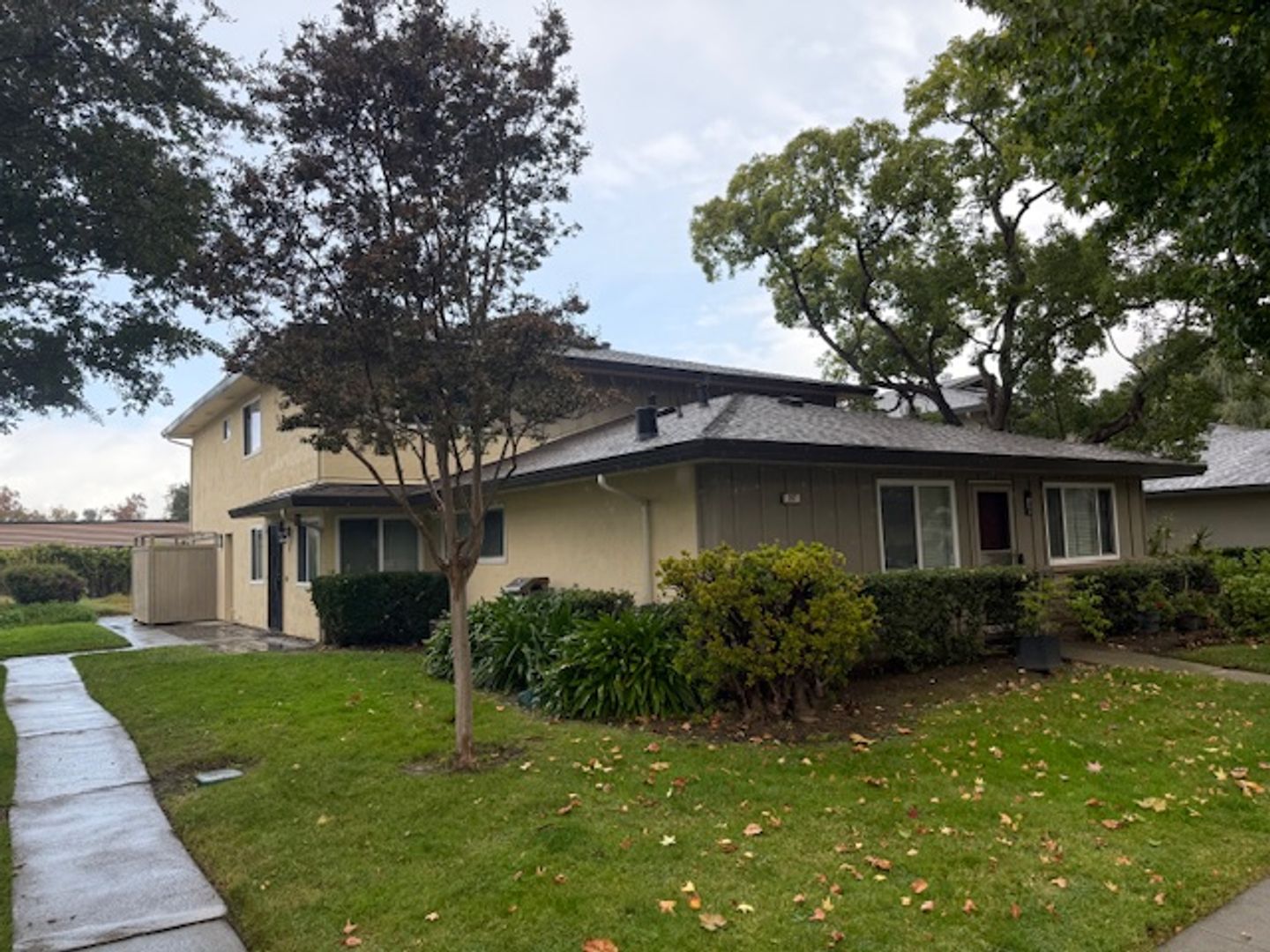 Campbell House: 257 Watson Dr, Apt 3