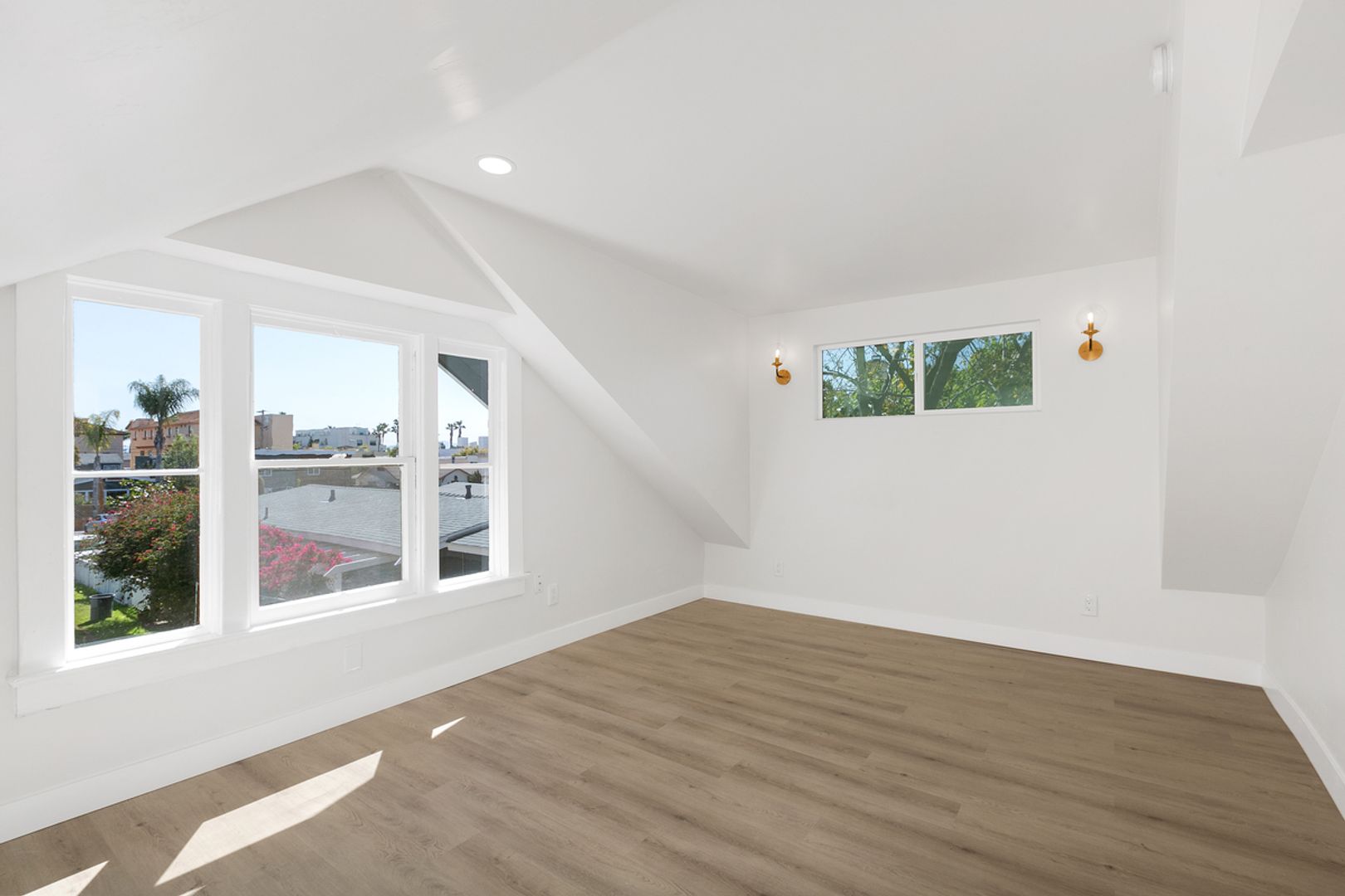San Diego Apartment: 4554-58 North Avenue