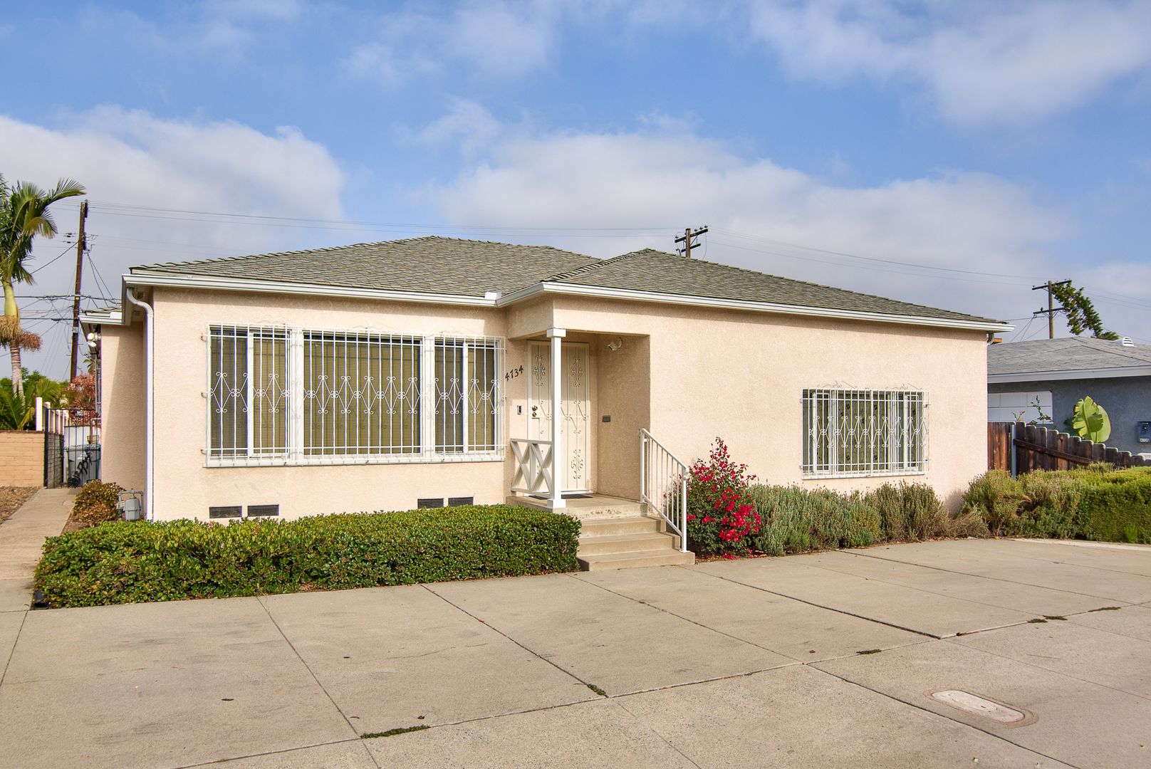 San Diego House: 4734 College Ave