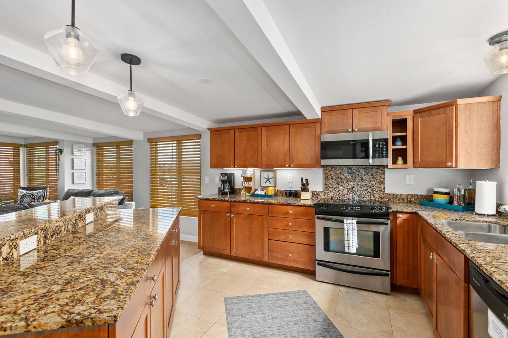 San Diego Condo: 3745 Mission Boulevard