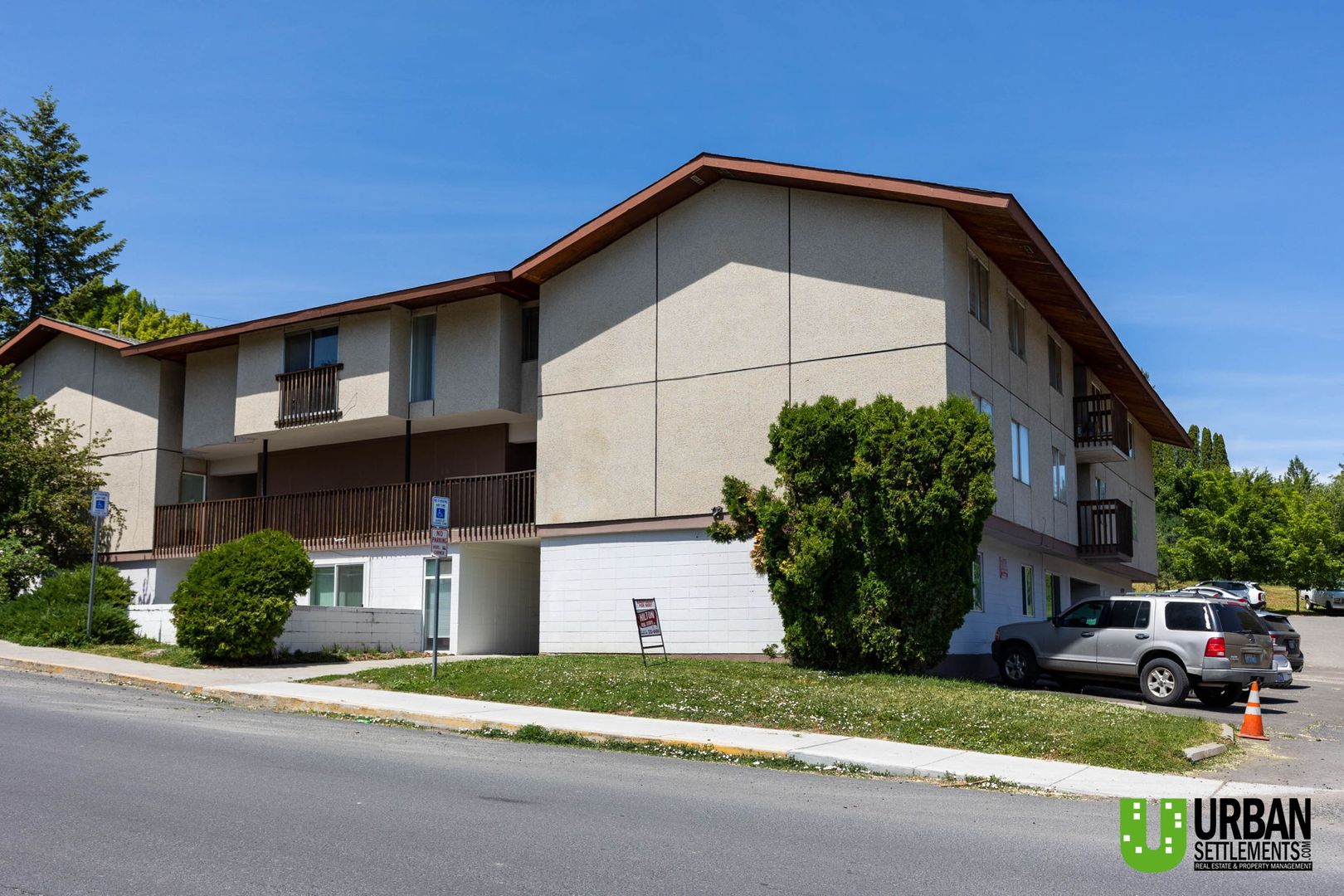 Cheney Apartment: 105 N 9th