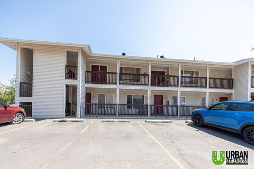 3 bedroom 2 bathroom townhome – photo 1