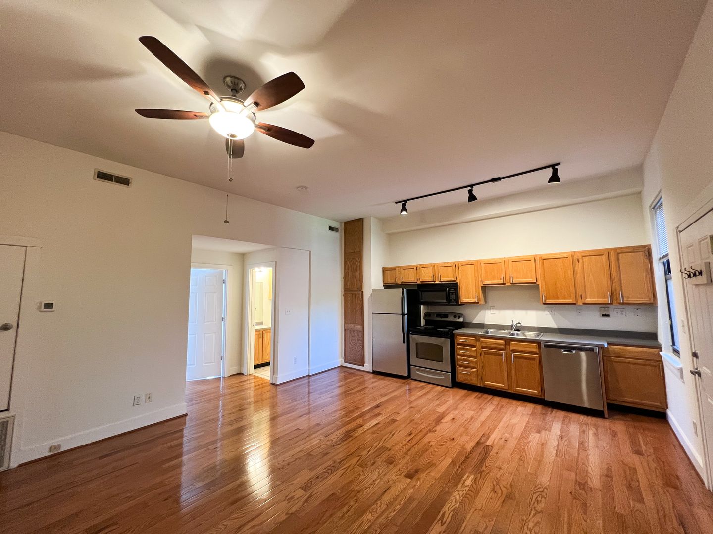 Cincinnati Apartment: 1418 Walnut St