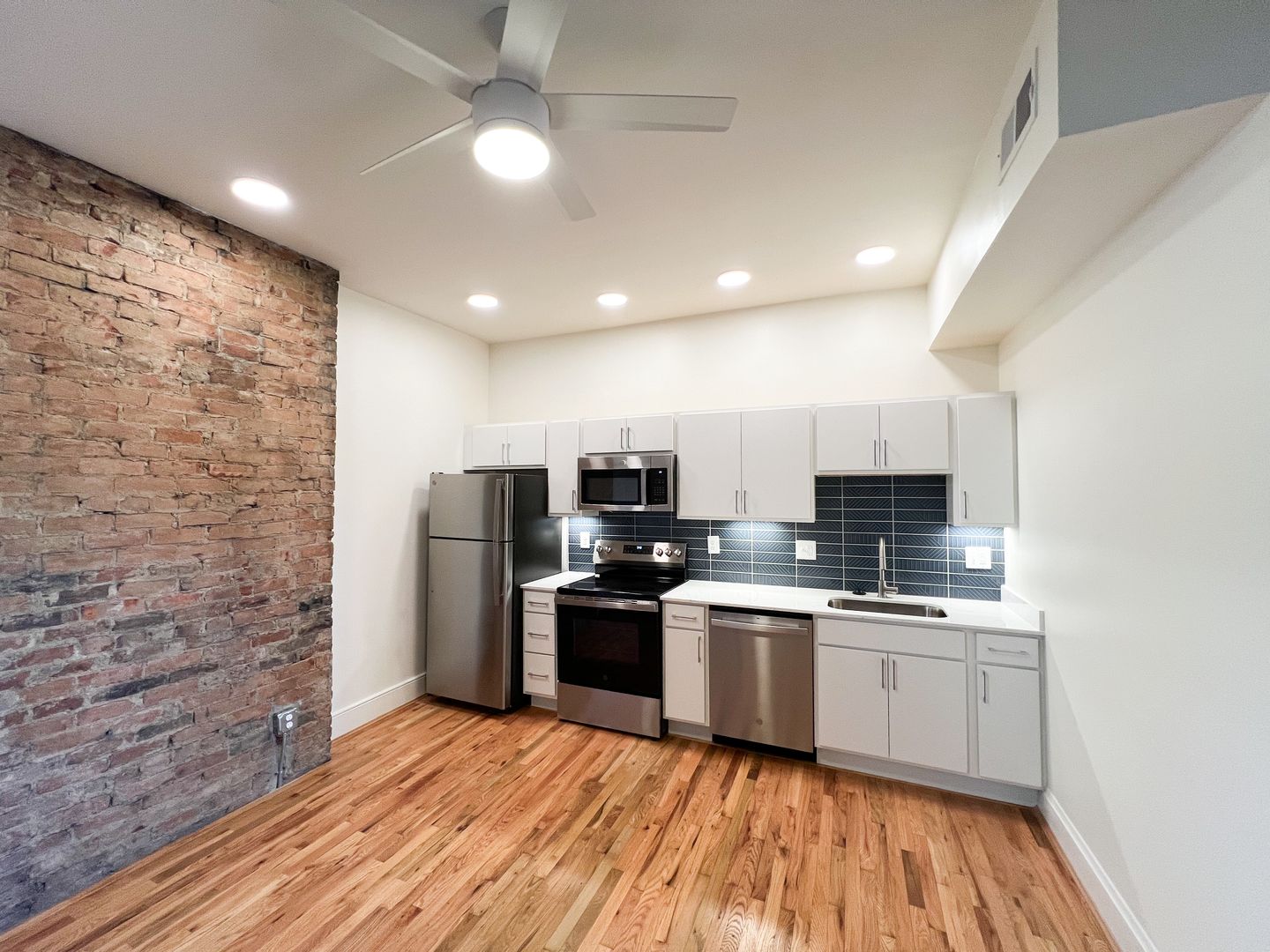 Cincinnati Apartment: 1412 Walnut