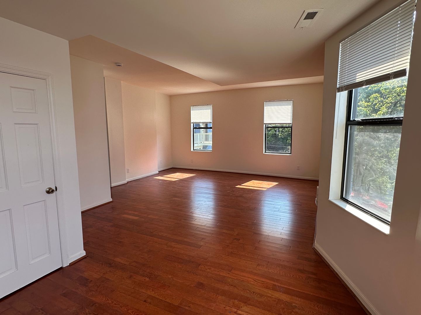 Cincinnati Apartment: 1777 Sycamore St