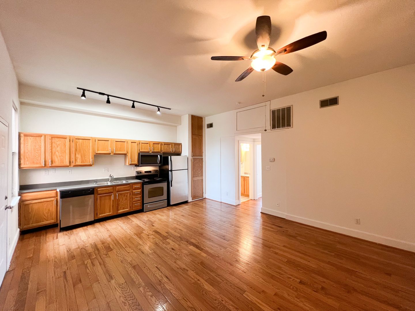 Cincinnati Apartment: 1418 Walnut St