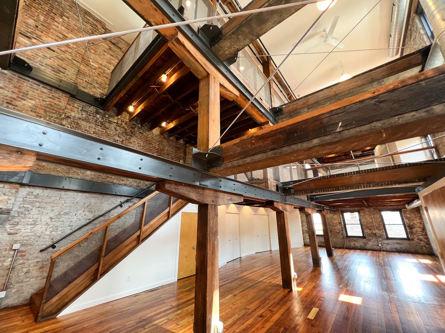 Cincinnati Apartment: 209 Woodward St