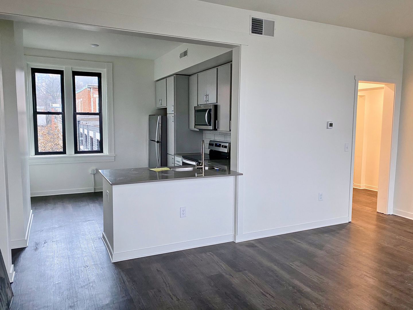 Cincinnati Apartment: 526 E 12th