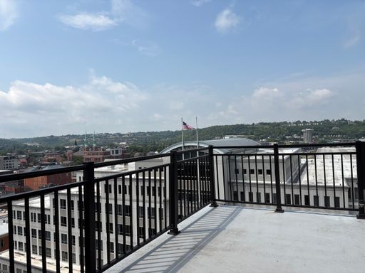 Listing photo thumbnail