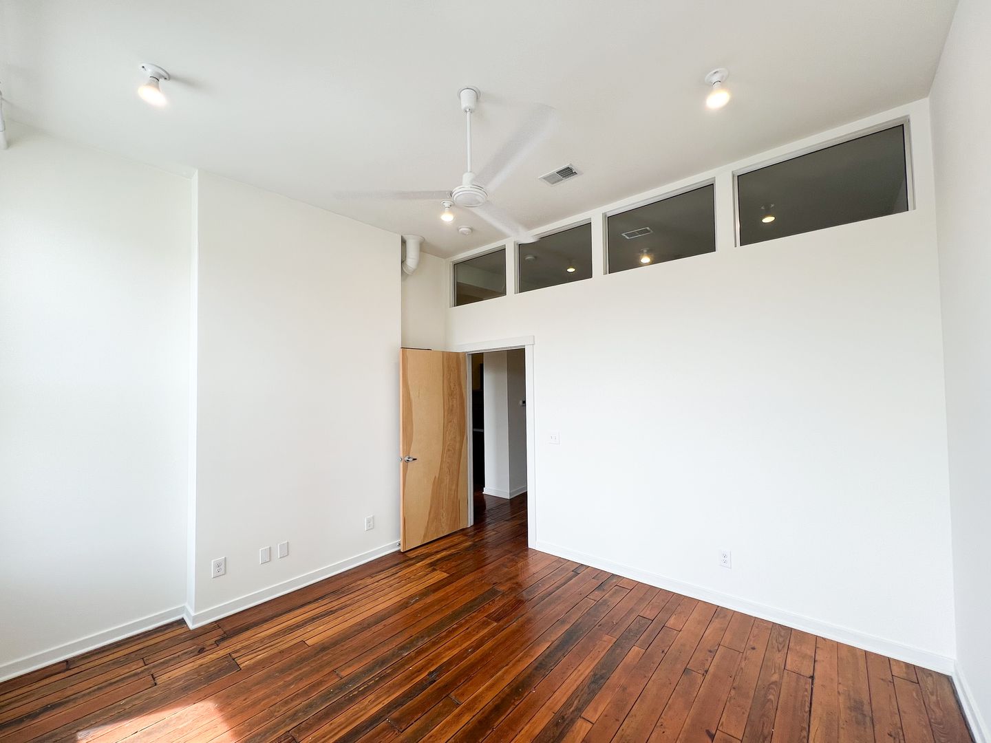 Cincinnati Apartment: 1208 Main St