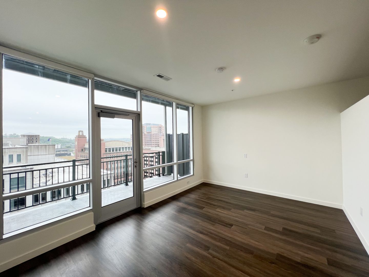 Covington Apartment: 103 E 3rd Street