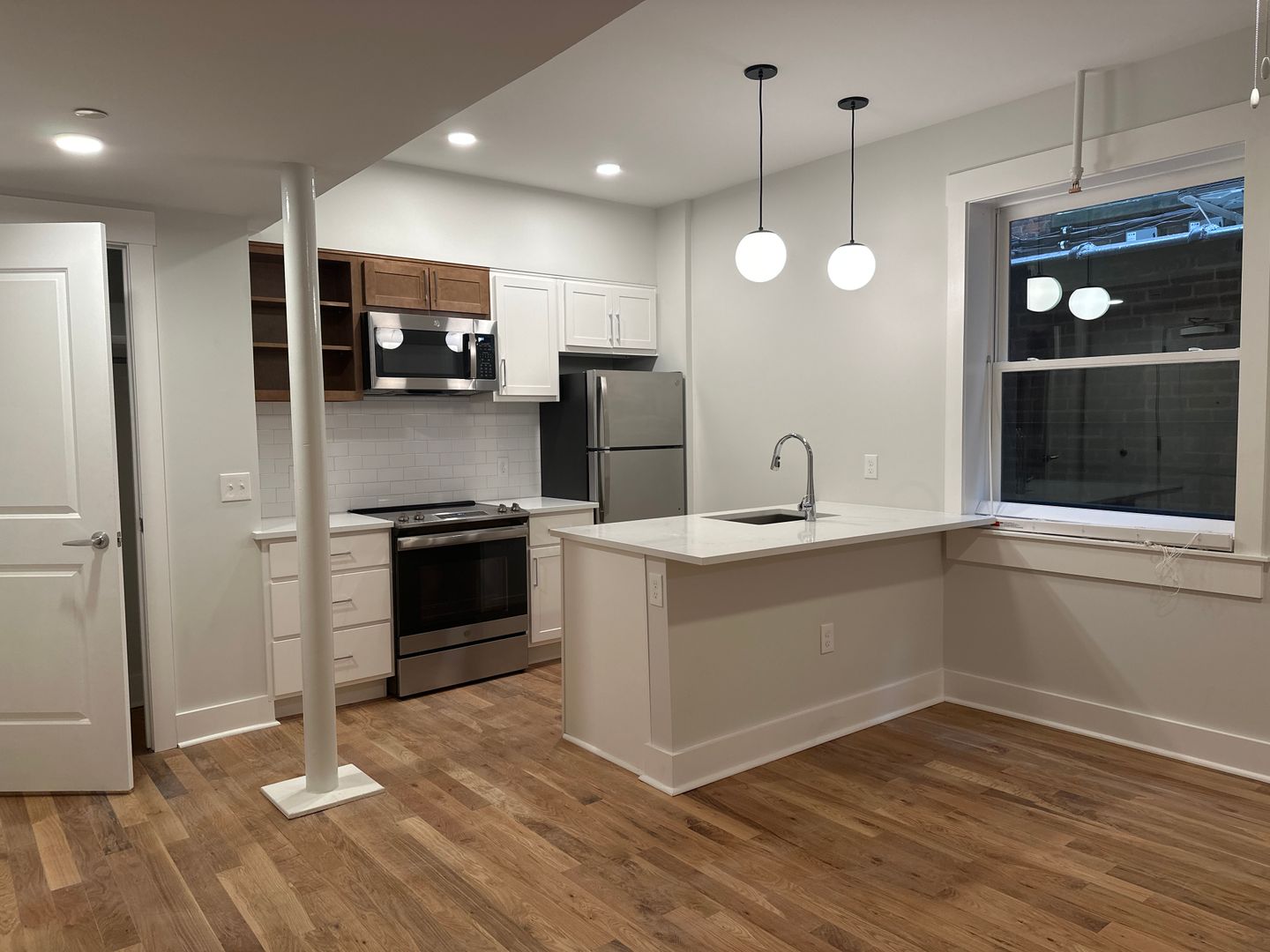 Cincinnati Apartment: 210-218 W 12th