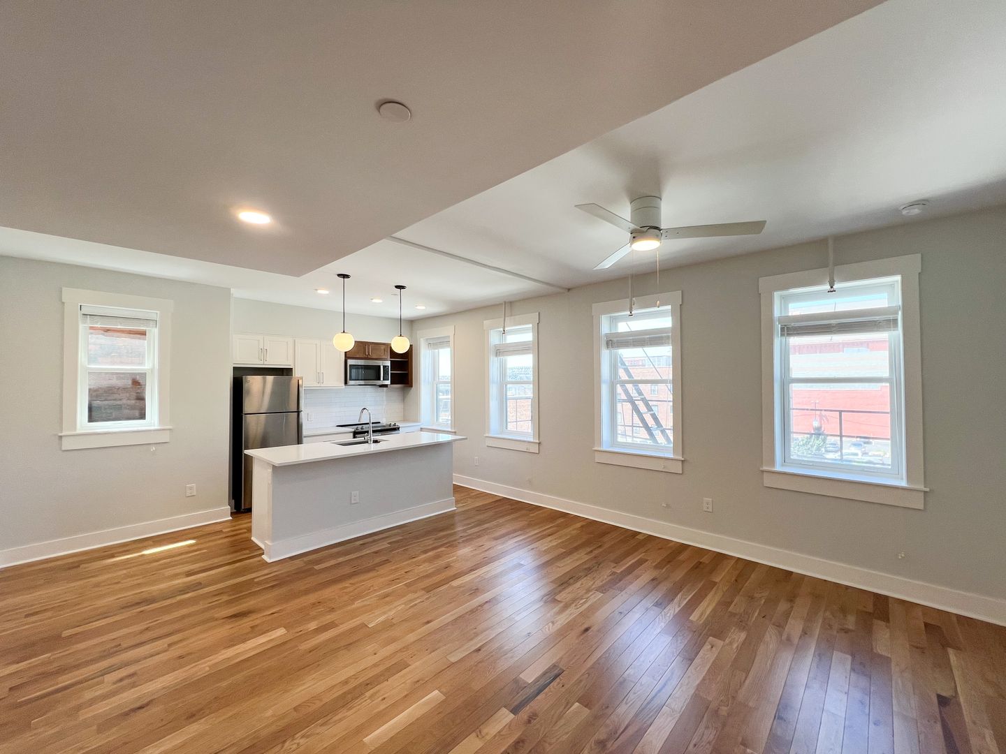 Cincinnati Apartment: 210-218 W 12th