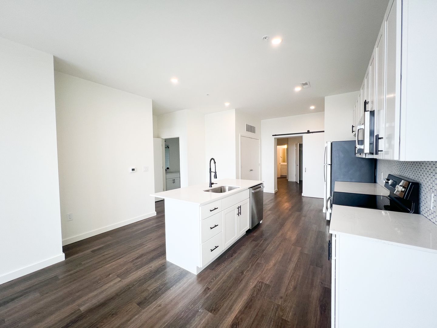 Covington Apartment: 103 E 3rd Street