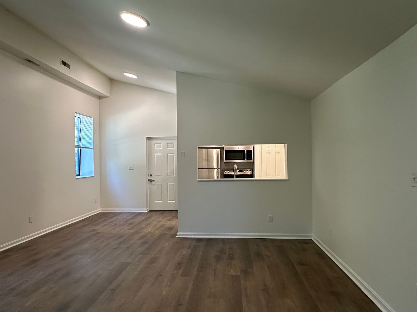 Cincinnati Apartment: 1777 Sycamore St